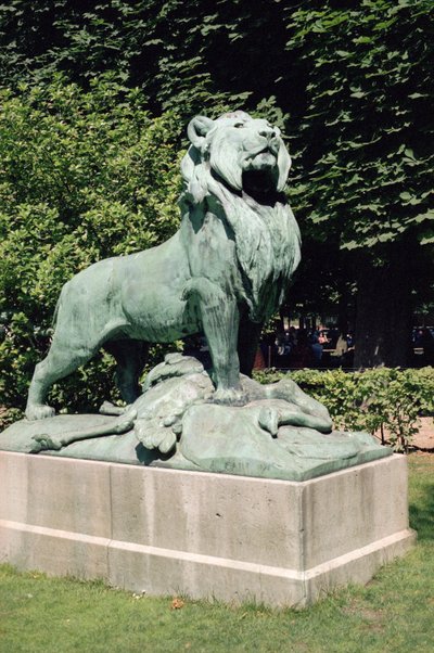 努比亚狮子和他的猎物，1870年（青铜）（另见252665和252667） 作者 Auguste Cain