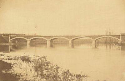 从 Villeneuve-Saint-Georges 到 Montargis 的线路，Loing 高架桥（靠近 Montargis） 作者 奥古斯特·伊波利特·科拉德
