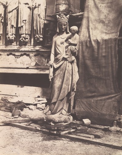 [圣母与儿童的雕塑，巴黎圣母院]，1853-1854。 作者 奥古斯特·梅斯特拉（Auguste Mestral）