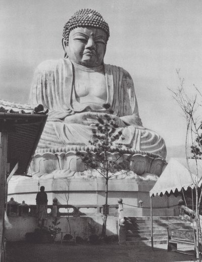日本：别府佛塔（黑白照片） 作者 阿克塞尔·冯·格雷夫