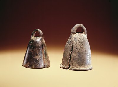 马铃铛，来自伊拉克巴比伦，公元前700年（青铜） 作者 Babylonian