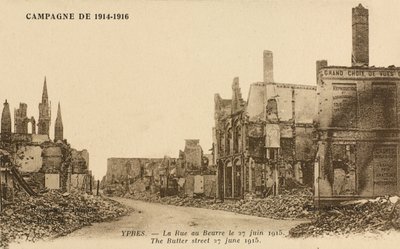 战争中的街道，1915年6月27日 作者 比利时摄影师