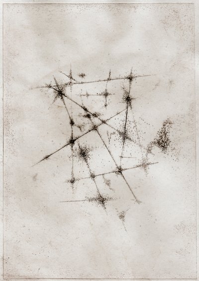 星云，2018（纸上干点画） 作者 贝拉·拉尔森（Bella Larsson）