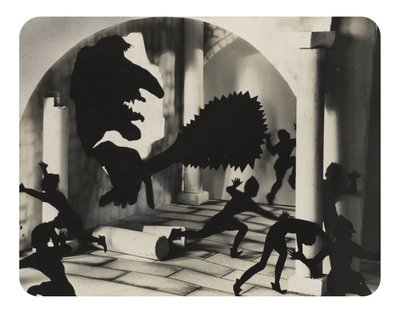 神奇的人物，可能是20世纪20年代（明胶银版画）。 作者 伯纳德·阿尔菲里
