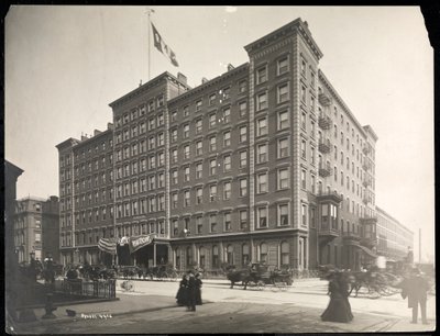 温莎酒店位于第五大道，从第46街到第47街，纽约，1898年（银色明胶印刷） 作者 拜伦公司