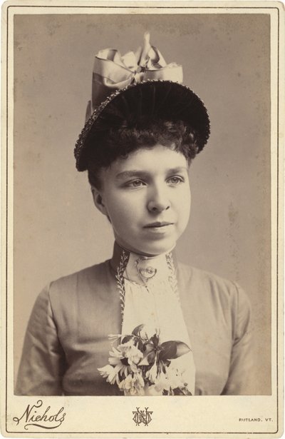 妇女肖像，1880-1890 年代（照片） 作者 CW尼科尔斯