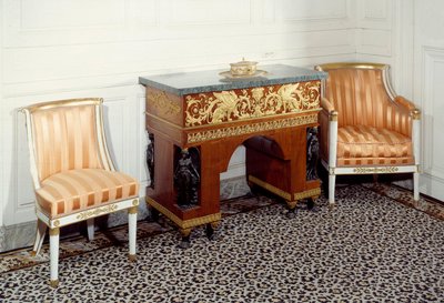 Furniture Premier Empire：印象深刻的 Josephine de Beauharnais (1763-1814) 的办公室，由 Jacob 兄弟（19 世纪）根据 Charles Percier 和 Pierre Fontaine 的画作设计。 1800 凡尔赛宫，大特里亚农宫 作者 C. 和 Fontaine P. Percier