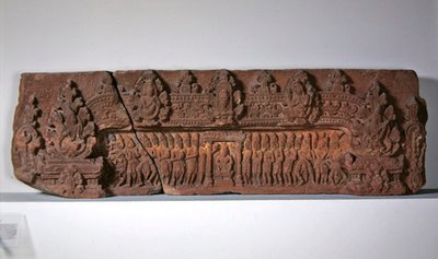 门tel描绘了2至7世纪Linga起源和国王加冕的神话（砂岩） 作者 柬埔寨语柬埔寨语
