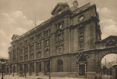 位于爱德华国王街的邮政总局总部的主要外墙》，约1935年。 作者 坎贝尔