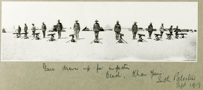 1917年9月，Khan Yunis准备在海滩上进行检查 作者 上尉亚瑟·罗兹（Arthur Rhodes）