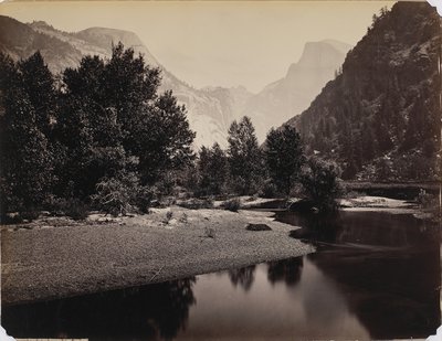 加利福尼亚州优胜美地山谷的圆顶远景，约1866年（相纸印刷） 作者 卡尔顿·沃特金斯