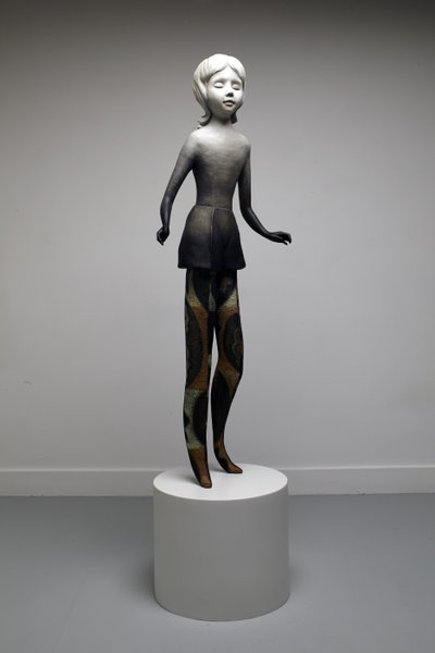 闪烁》，2014 年（青铜上的油画颜料，青铜彩绘底座） 作者 凯西·皮尔金顿