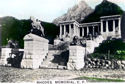 罗兹纪念堂（Rhodes Memorial），魔鬼峰，开普敦（c1920s）。 作者 Cavenders有限公司