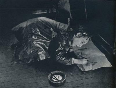 1941年，一个留在后面的小女孩想像一下该国的跋涉 作者 塞西尔·比顿（Cecil Beaton）