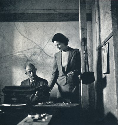 1941年在这里行动 作者 塞西尔·比顿（Cecil Beaton）
