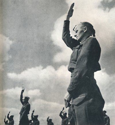 陆军之手，1941年 作者 塞西尔·比顿（Cecil Beaton）