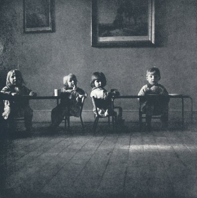 坐着人物的内部，1941年 作者 塞西尔·比顿（Cecil Beaton）