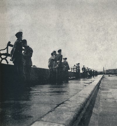 1941年，Aldis灯闪烁读取信号 作者 塞西尔·比顿（Cecil Beaton）