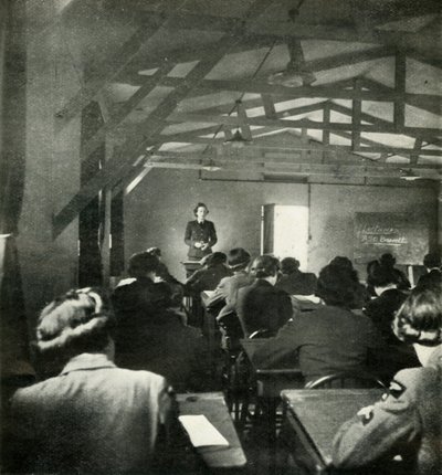 WAAF军官演讲，c1943。 作者 塞西尔·比顿（Cecil Beaton）