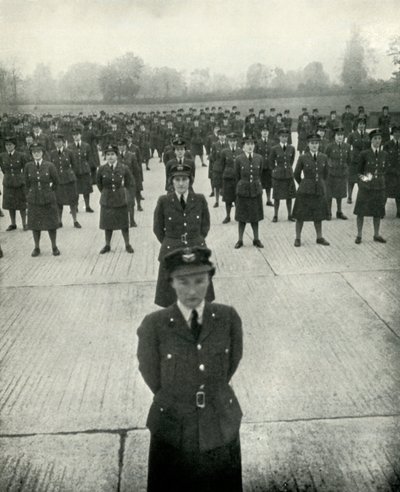 WAAF指挥学院的军官，c1943。 作者 塞西尔·比顿（Cecil Beaton）