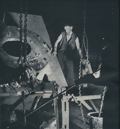 1941年，飞机制造厂的工人制备合金 作者 塞西尔·比顿（Cecil Beaton）