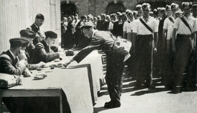 1941年，皇家空军定期定期发薪日生活。 作者 查尔斯·布朗