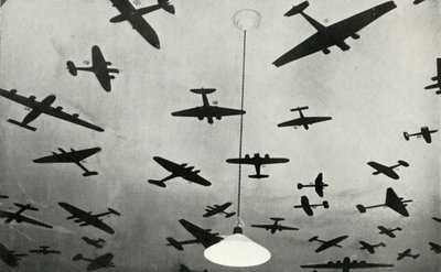 1941年第二次世界大战期间英国皇家空军训练学校的军用飞机轮廓。 作者 查尔斯·布朗