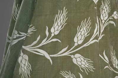 伯莎·帕尔默 (Bertha Palmer) 的晚礼服，约 1902 年（面料细节图）。 真丝缎面搭配小麦图案切割天鹅绒、金属线蕾丝、真丝金属流苏。 值得，巴黎。 作者 查尔斯·弗雷德里克·沃思