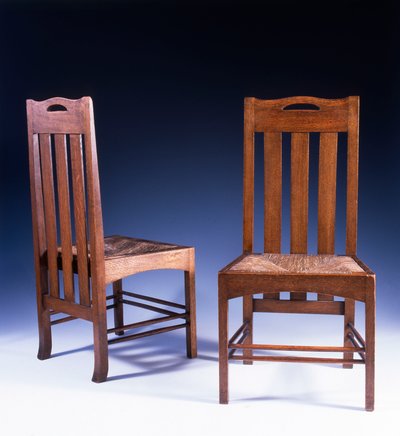 查尔斯·雷尼·麦金托什（Charles Rennie Mackintosh）为亚皆老街茶室设计的橡木餐椅，约1898-99年 作者 查尔斯·雷尼·麦金托什