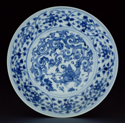 菜上画着龙（瓷器） 作者 中文学校