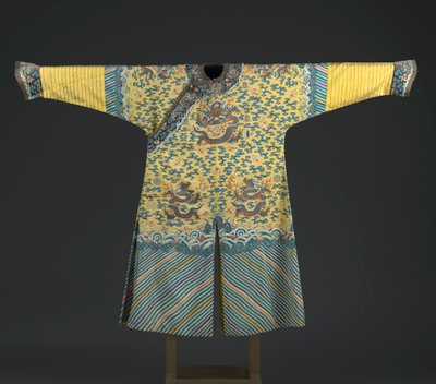 皇帝长袍与纽扣（纺织品） 作者 中文学校
