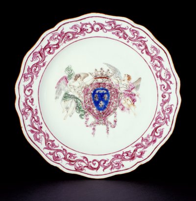 干隆时期（1736-95）c.1765（瓷器）的法国武器玫瑰家庭餐盘 作者 Chinese School