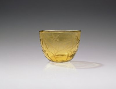 雍正时期酒杯，1723-35（黄色玻璃） 作者 中文学校