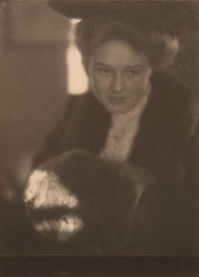 带马夫的女孩，1906年。 作者 克拉伦斯 H 怀特