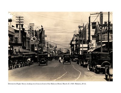 1920年3月27日，在Halcyon酒店前向西看的Flagler街 作者 克劳德·C·马特勒克