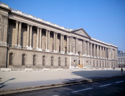 卢浮宫和柱廊的景观。由建筑师克劳德-佩罗（1613-1688）创作的 作者 克劳德·佩罗