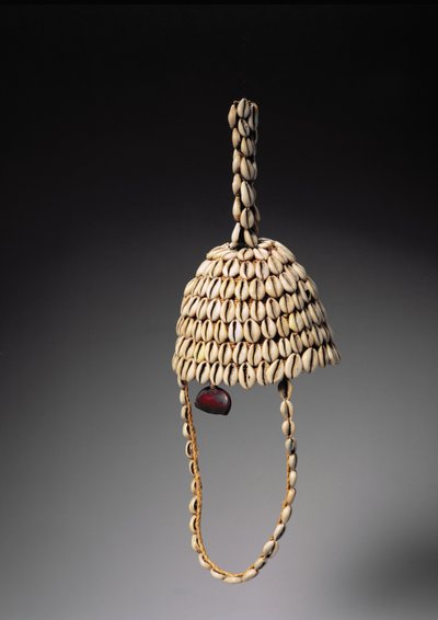 帽子（贝壳和骨头）（另见181646） 作者 刚果人