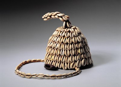 帽子（贝壳和骨头）（另见181647） 作者 刚果人