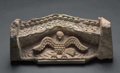 带鹰的山墙饰，400年代 作者 科普特人