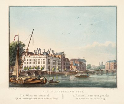 Vue d&39;Amsterdam No.34。 Heenrengracht的Binnen Amstel和Blaauw桥。 L&39;Amstel le Heerengracht et le pont this Blaauw bridge，1825（手工彩色雕刻） 作者 科尼利斯·德克鲁伊夫