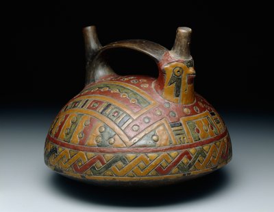 描绘猎鹰的双喷口带状手柄容器，Early Horizon，时代8，约公元前500-400年（陶瓷和树脂悬浮涂料） 作者 文化帕拉卡斯