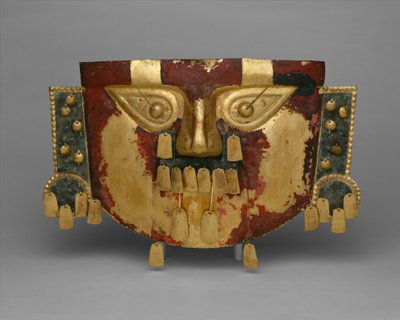 秘鲁殡葬面具，公元900-1100年（金，银铜覆盖，朱砂）。 作者 文化西坎