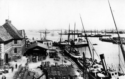 哥本哈根港口，1880年 作者 丹麦摄影师