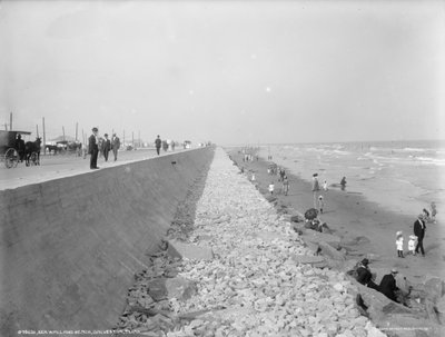 海堤和海滩，得克萨斯州加尔维斯顿，1910-20 作者 底特律出版公司