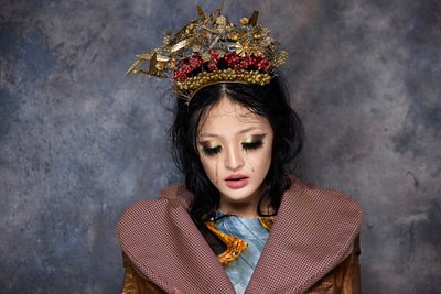 暴力小姐，2014 年（照片） 作者 戴安娜·戈麦斯