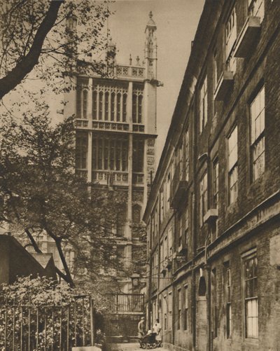 克利福德旅馆（Cliffords Inn）的唱片办公室（Pinnacled Tower），摄于1935年。 作者 唐纳德·麦克利什