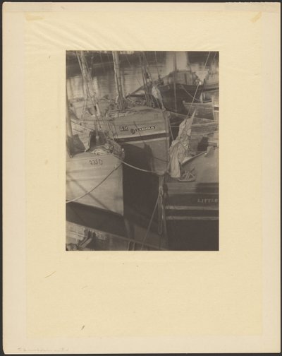 [港口，帆桅渔船云集] 作者 多丽丝·乌尔曼（Doris Ulmann）