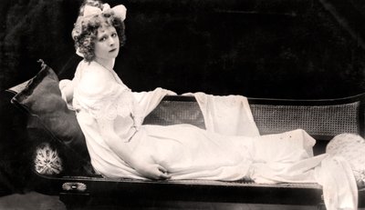 玛伯·洛夫（Mabel Love）1874-1953年，英国女演员和舞者，二十世纪初。 作者 多佛街工作室