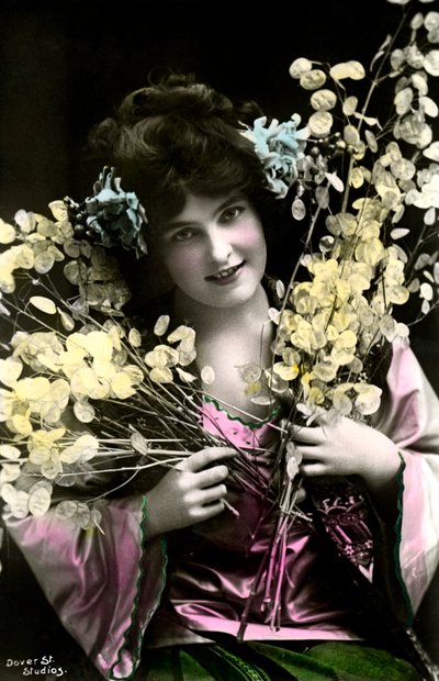 Madge Lessing 1866-1932，德国女演员，二十世纪初。 作者 多佛街工作室