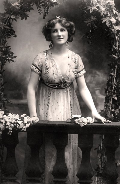 妮娜·瑟文（Nina Sevening），女演员，1900年代。 作者 多佛街工作室
